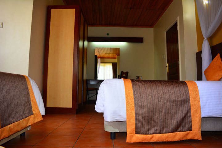 Room 6 of 37