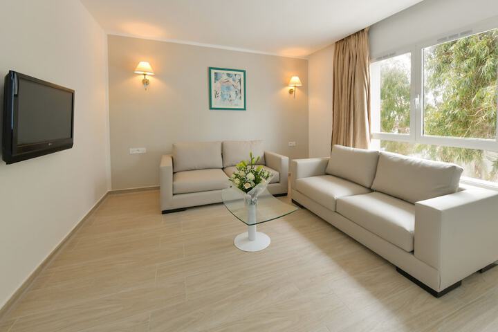 Room 8 of 42