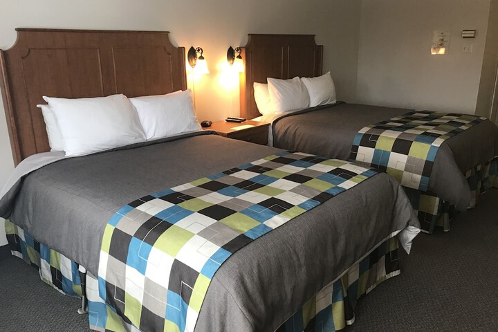 Standard Double Room (1 of 5)