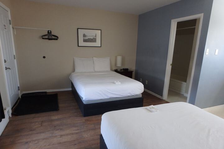 Room 6 of 43