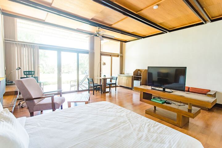 Room 10 of 77