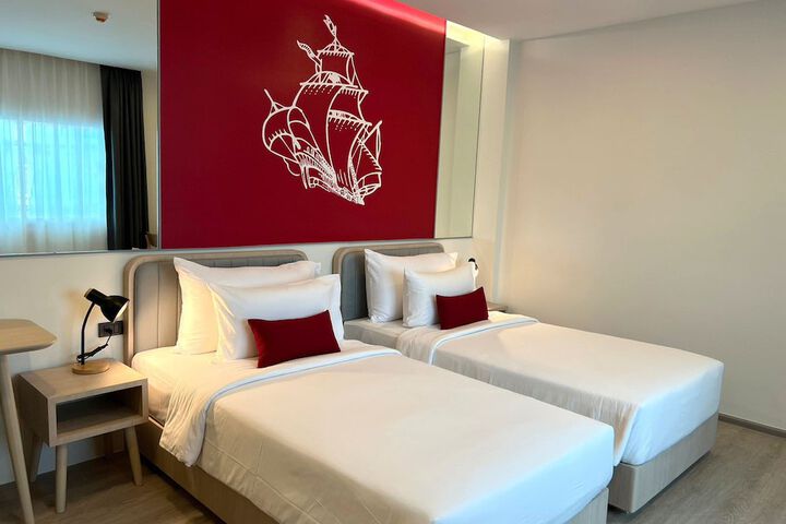Room 21 of 190
