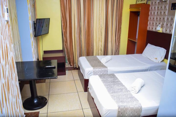 Room 14 of 33