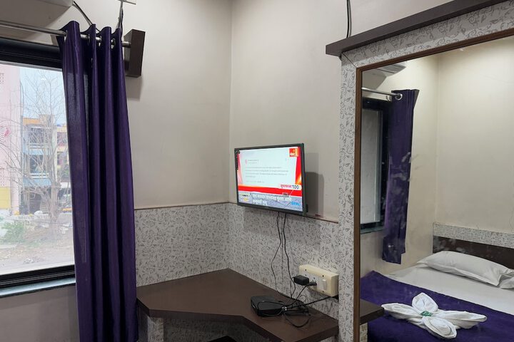 Room 3 of 72