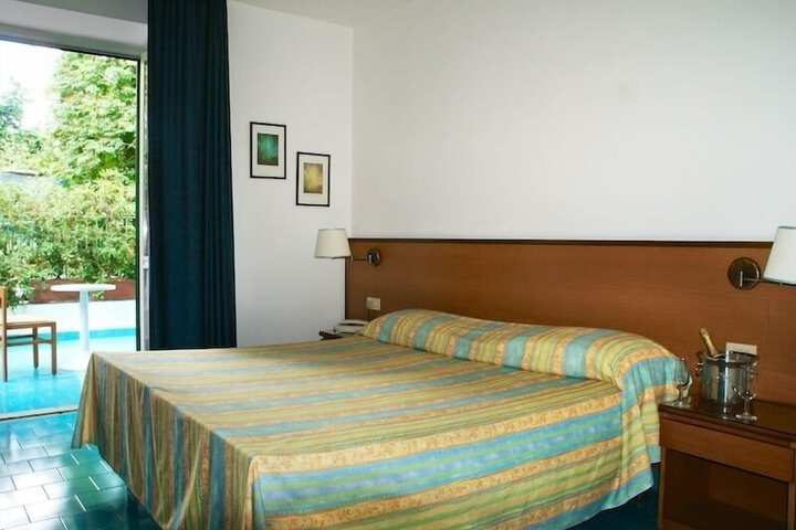 Room 4 of 29