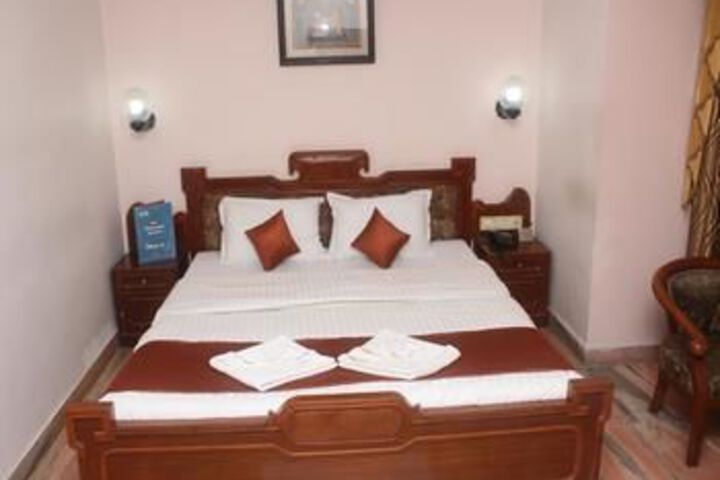 OYO Rooms Station Road Puri 2