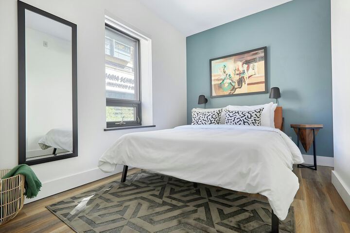 Room 2 of 31