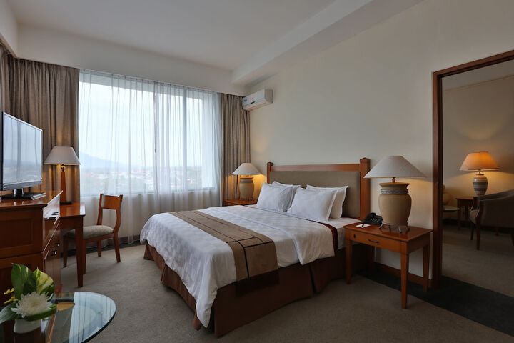 Room 10 of 73