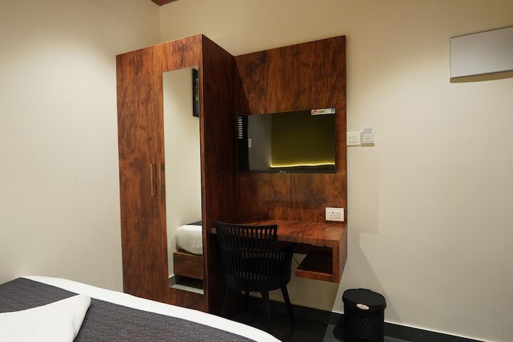 Room 35 of 63