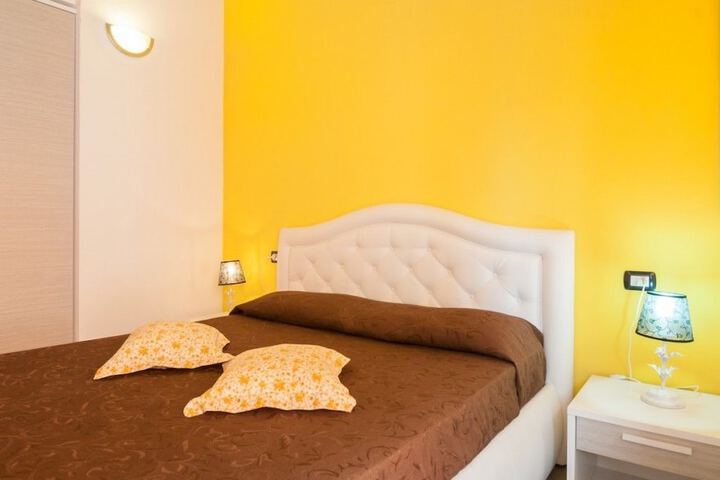 Room 18 of 29