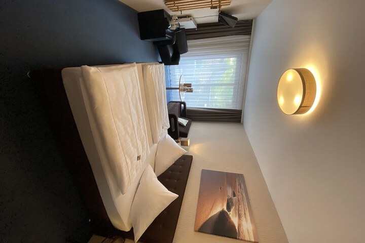 Room 31 of 82