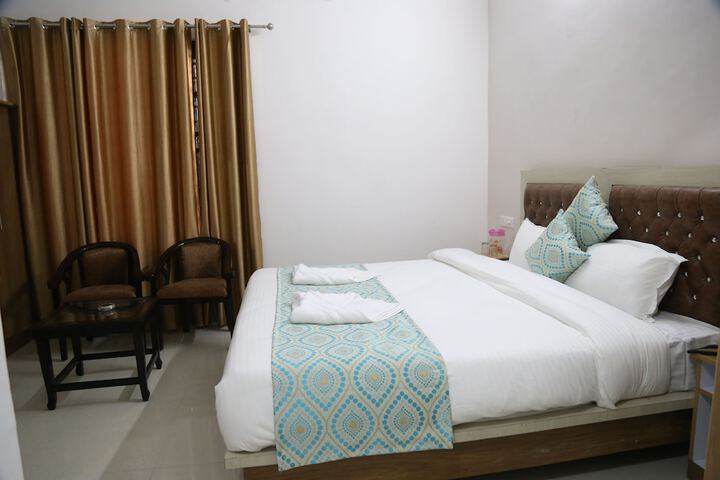 Room 3 of 32