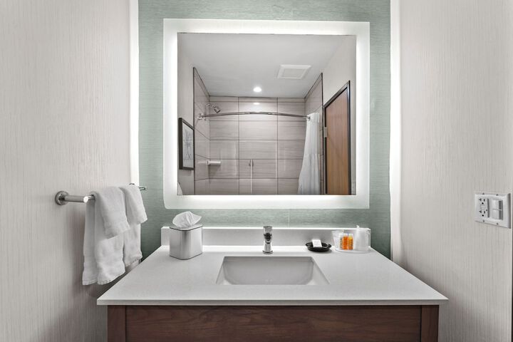 Room 16 of 26