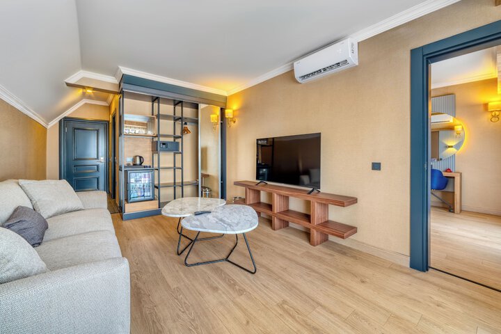 Room 51 of 187