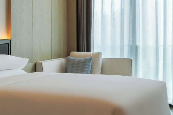 Room 21 of 132