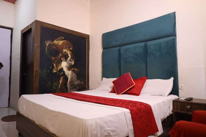 Room 19 of 35