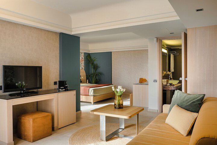 Room 43 of 132