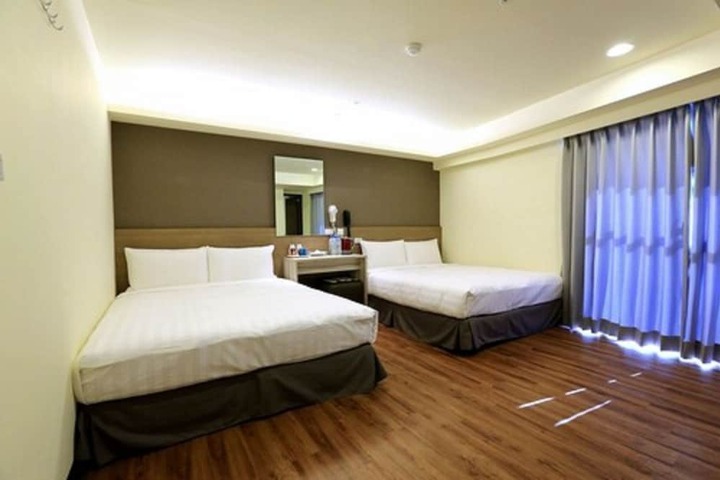 Room 27 of 29