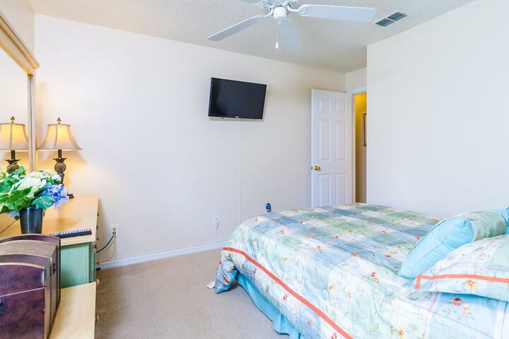Room 4 of 34