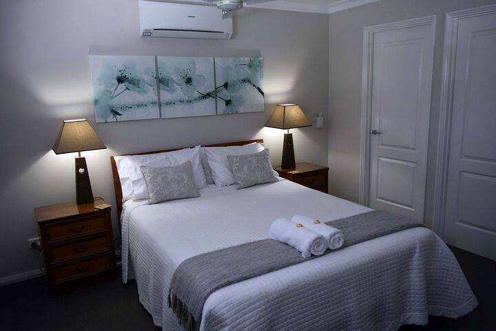 Room 7 of 32