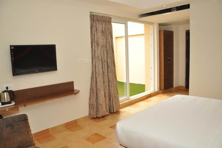 Room 14 of 40