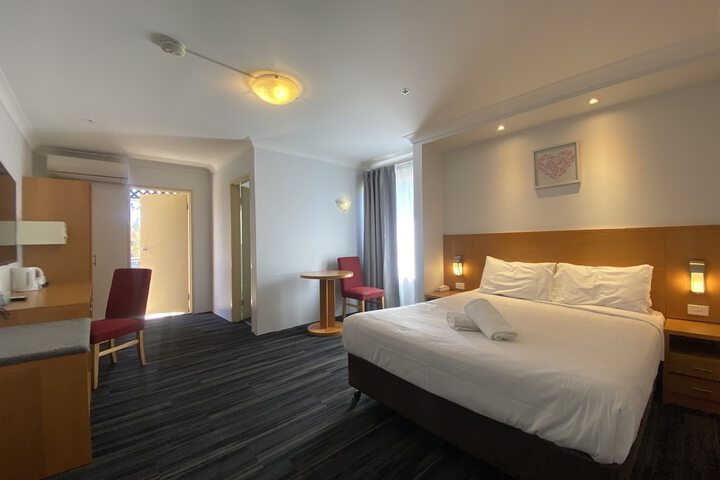 Room 18 of 48