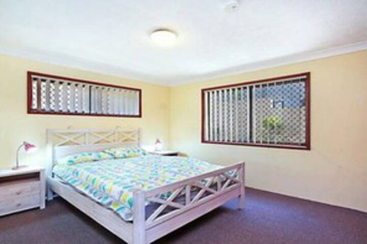 Room 9 of 10