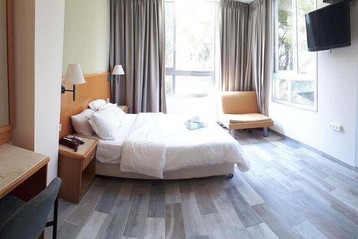 Room 8 of 45