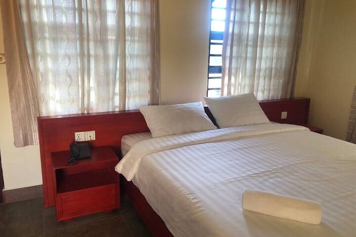 Room 7 of 37