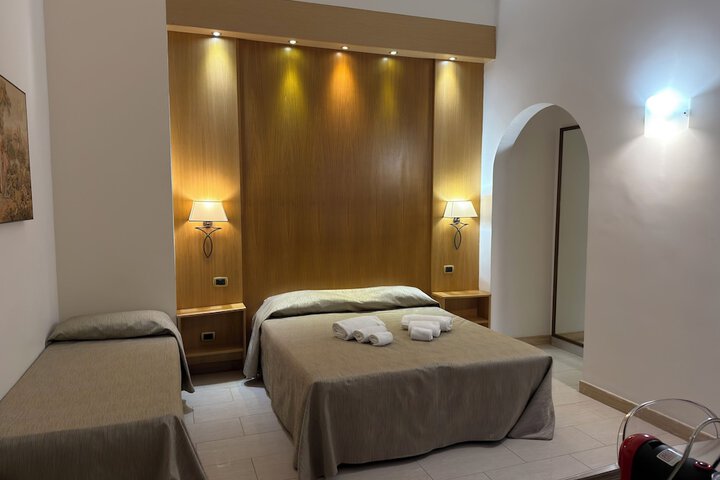 Room 8 of 27