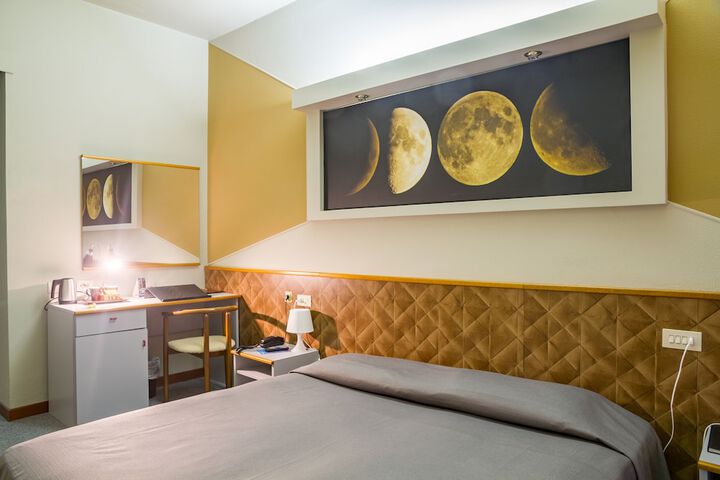 Room 18 of 60