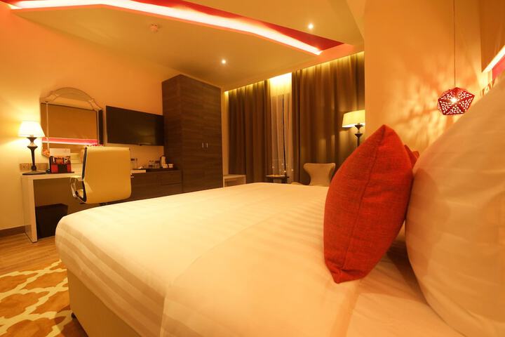 Room 11 of 35
