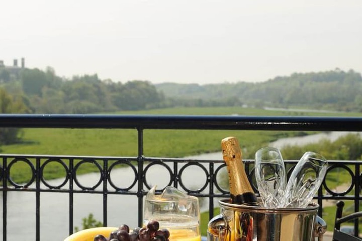 Dining Photos