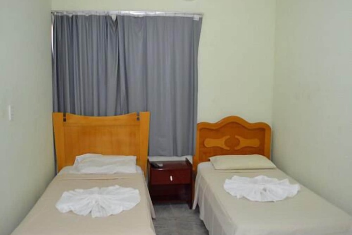 Room 9 of 27