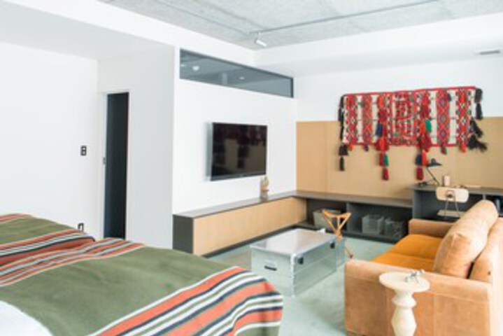 Room 198 of 214