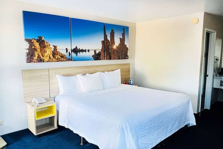 Room 8 of 35