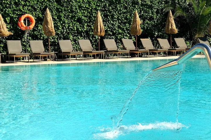 Pool Hotel