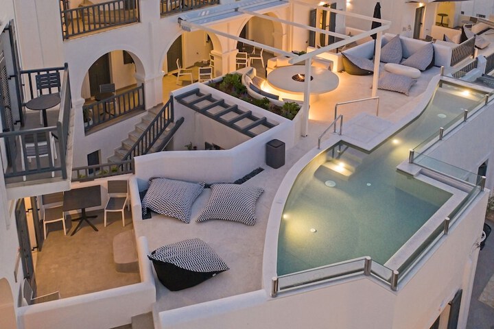 Pool 22 of 51