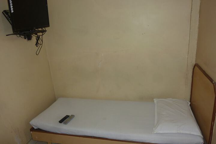 Room 4 of 38