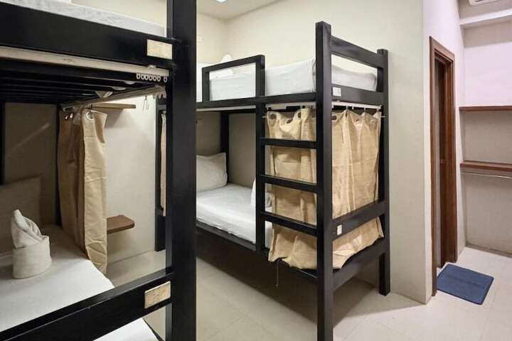 Room 7 of 13