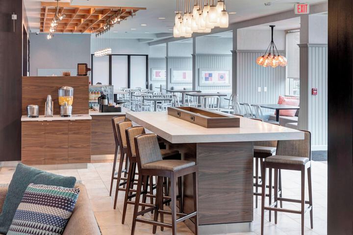 Lobby lounge