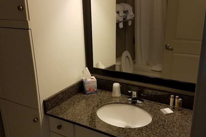 Room 136 of 190