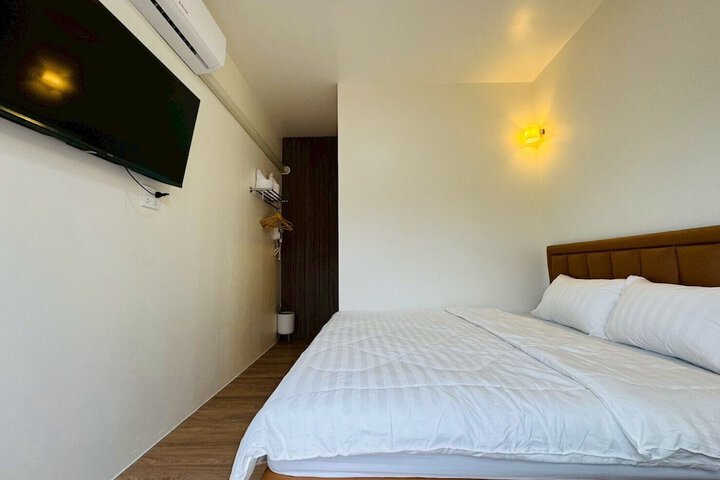 Room 2 of 36