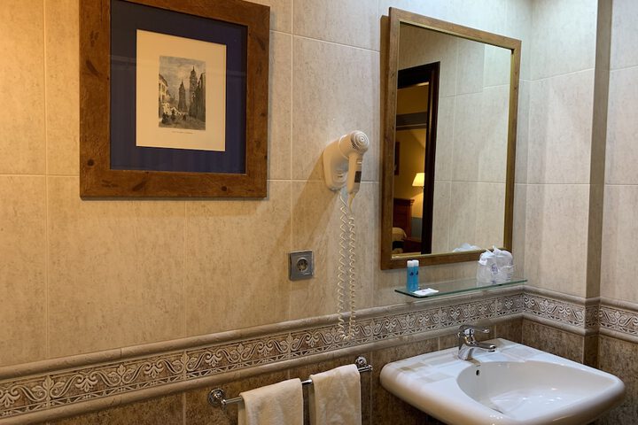 Room 18 of 31