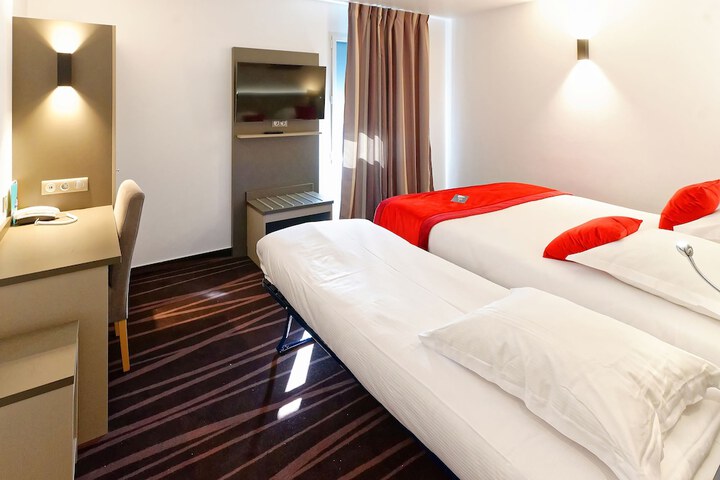 Room 15 of 41