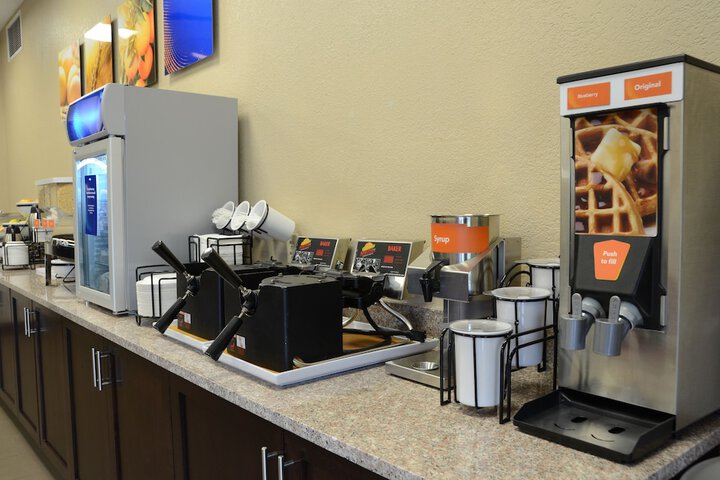 Breakfast/Coffee Service 30 of 45