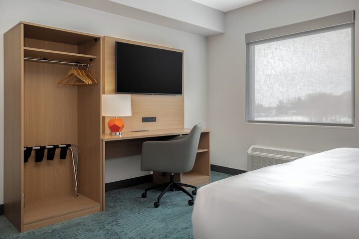 1 King Bed Suite (3 of 7)