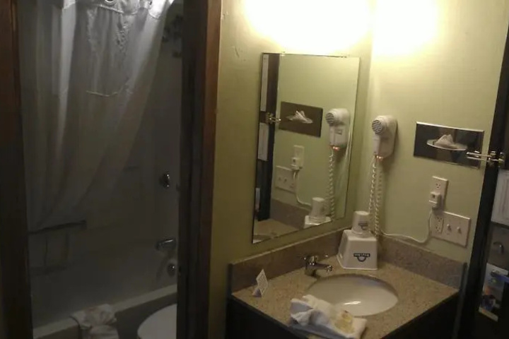 Room 7 of 7
