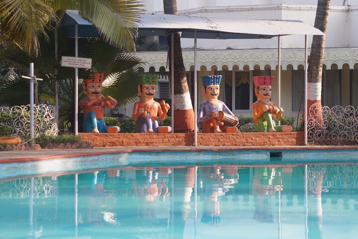 Pool 45 of 112