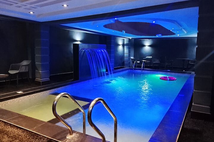 Pool 19 of 26